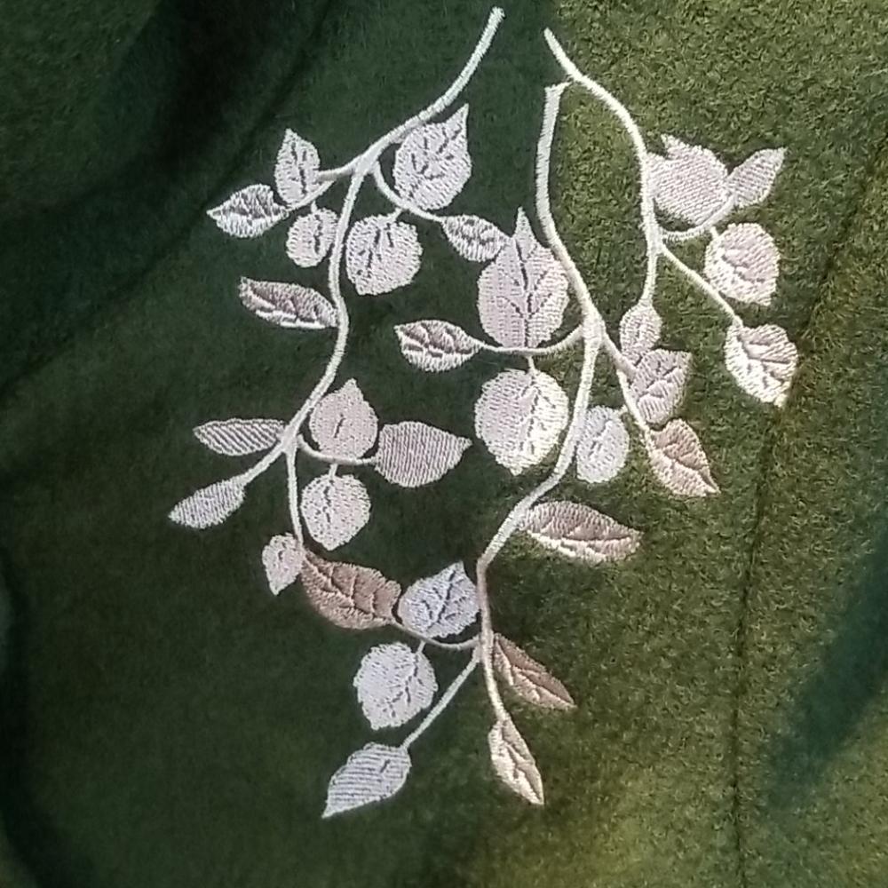 Green Embroidered Women's Coat - Picture 4 of 7